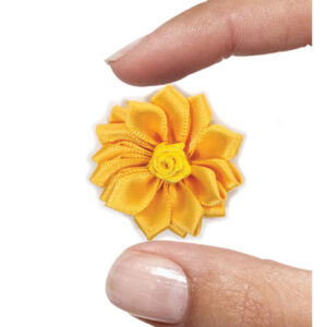 fiore mm. 35 con petali raso e rosellina centrale - col. Giallo